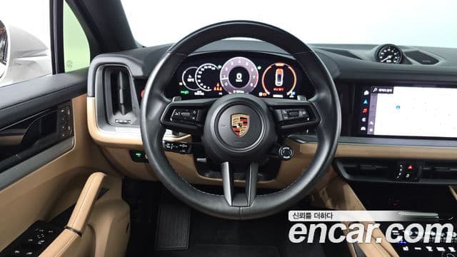 Porsche Cayenne 2023 — Photo 12/36