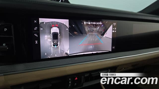 Porsche Cayenne 2023 — Photo 28/36