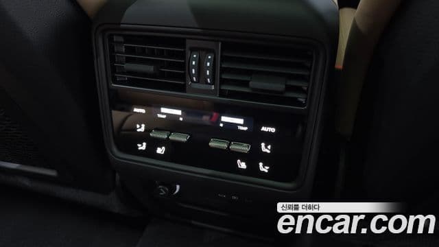 Porsche Cayenne 2023 — Photo 22/36