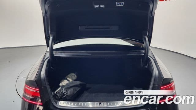 Genesis G90 2022 — Şəkil 18/19