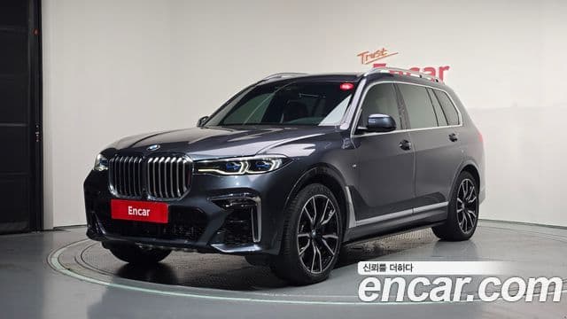 BMW X7 2020 — Фото 1/20
