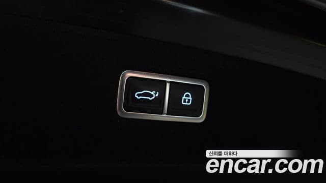 Genesis G90 2023 — Photo 12/32