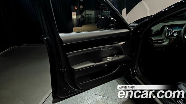 Genesis G90 2023 — Photo 2/32