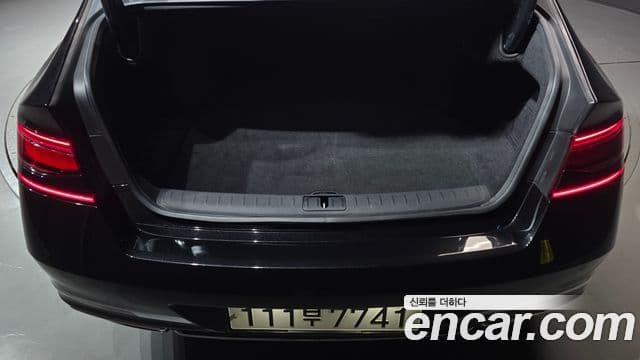 Genesis G90 2023 — Photo 22/32