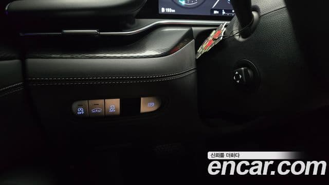 Genesis G90 2023 — Photo 18/32