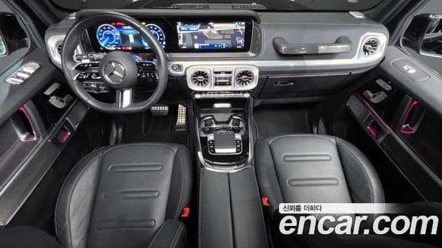 Mercedes-Benz G-Class 2025 — Photo 11/35