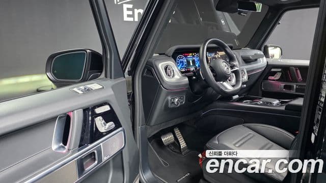 Mercedes-Benz G-Class 2025 — Photo 14/35