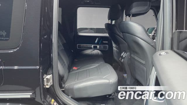 Mercedes-Benz G-Class 2025 — Photo 28/35