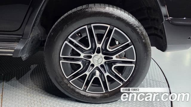 Mercedes-Benz G-Class 2025 — Photo 26/35