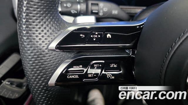 Mercedes-Benz G-Class 2025 — Photo 17/35