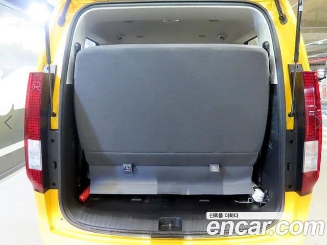 Hyundai Staria 2022 — ფოტო 16/20