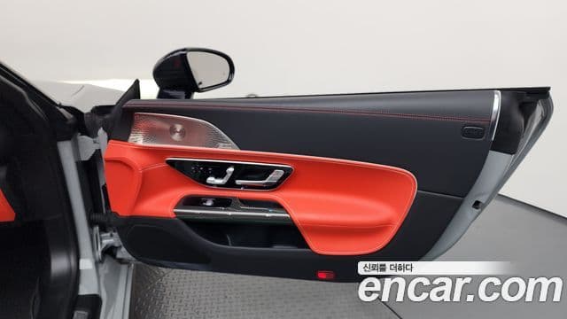 Mercedes-Benz SL-Class 2023 — Photo 32/34