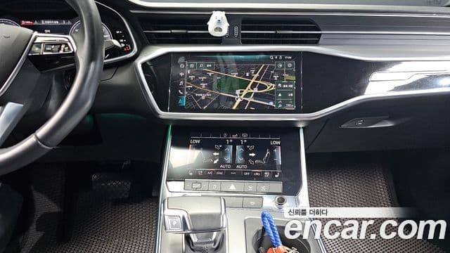 Audi A6 2020 — ფოტო 14/20