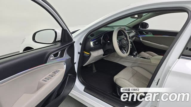 Genesis G70 2019 — ფოტო 10/20