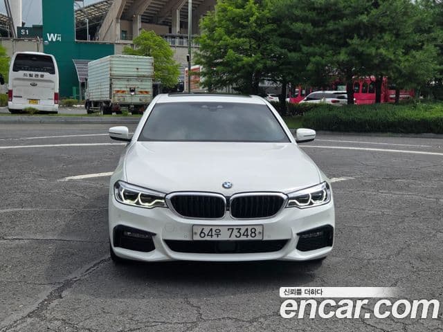 BMW 5 Series 2019 — Фото 2/20