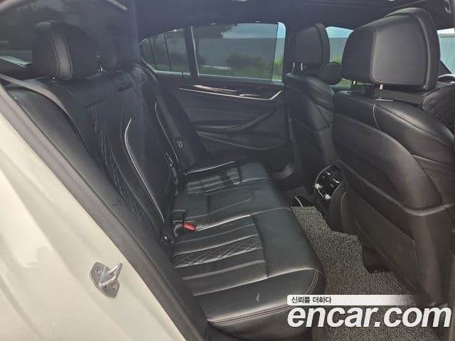 BMW 5 Series 2019 — Фото 16/20