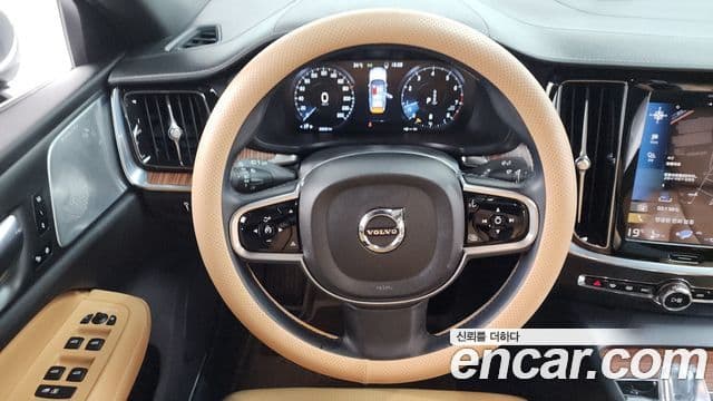 Volvo S60 2021 — ფოტო 34/34