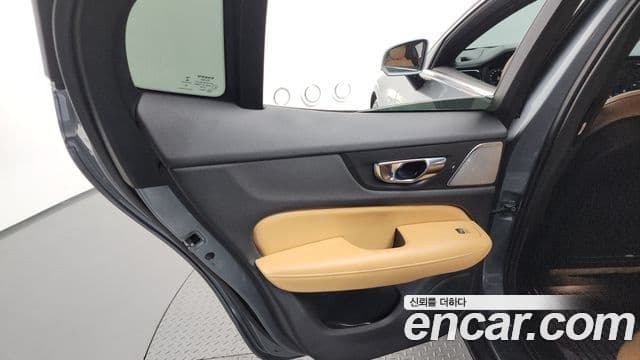 Volvo S60 2021 — ფოტო 5/34