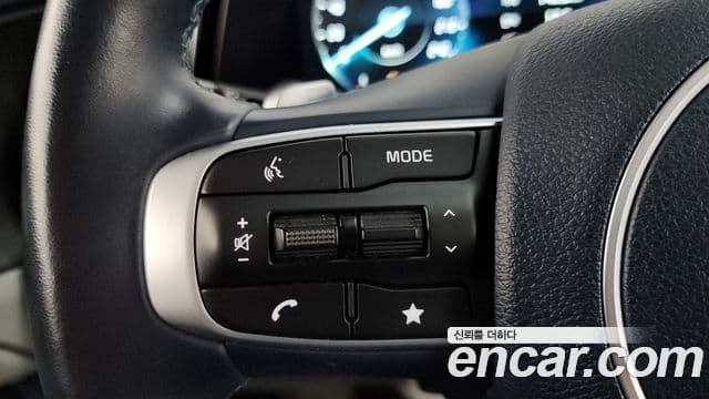 Kia Sportage 2023 — Фото 19/20