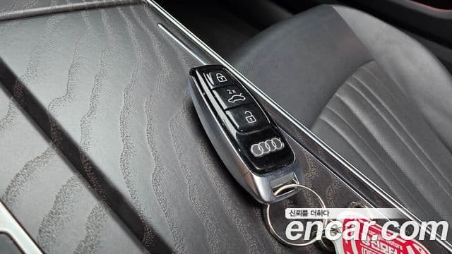 Audi A6 2020 — ფოტო 13/20