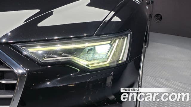 Audi A6 2020 — ფოტო 13/35