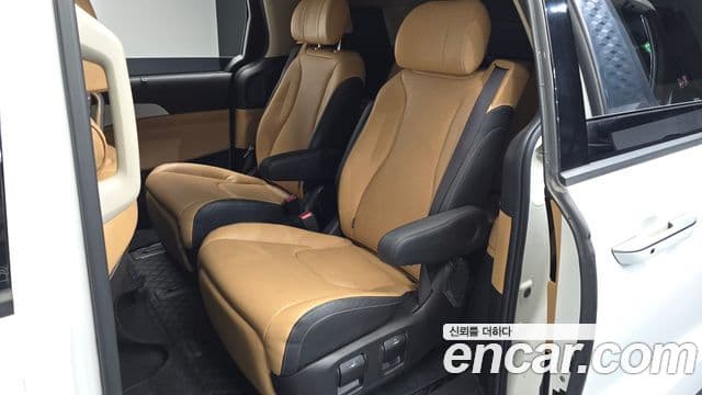 Kia Carnival 2021 — Фото 11/20