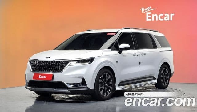 Kia Carnival 2021 — Фото 1/20