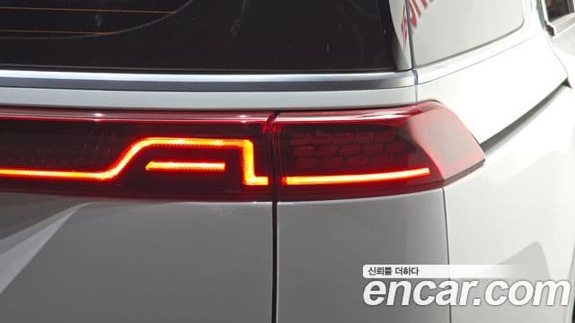 Kia Carnival 2021 — Photo 5/31