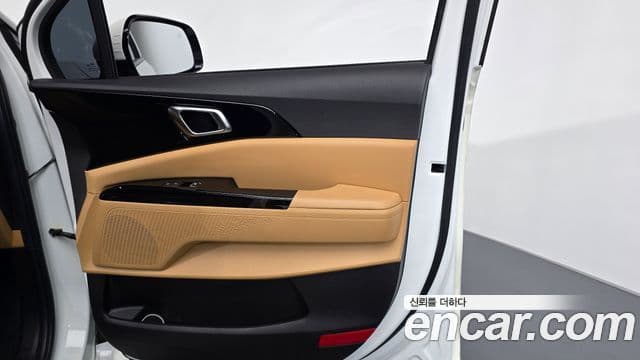 Kia Carnival 2021 — Photo 28/31