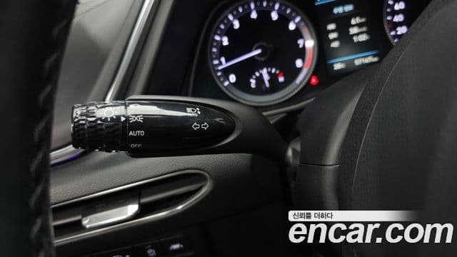 Hyundai Sonata Hybrid 2022 — Photo 28/32