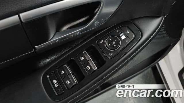 Hyundai Sonata Hybrid 2022 — Photo 16/32