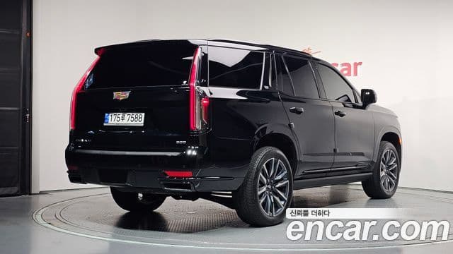 Cadillac Escalade 2023 — Photo 31/34