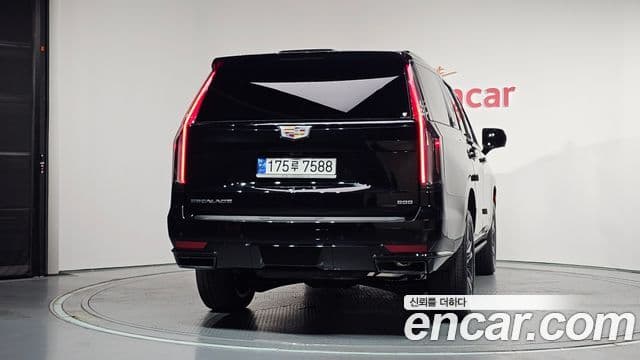 Cadillac Escalade 2023 — Photo 34/34
