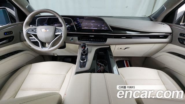 Cadillac Escalade 2023 — Photo 8/34