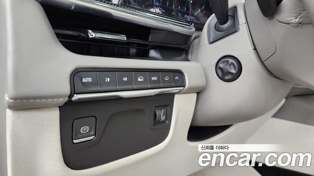 Cadillac Escalade 2023 — Photo 3/34