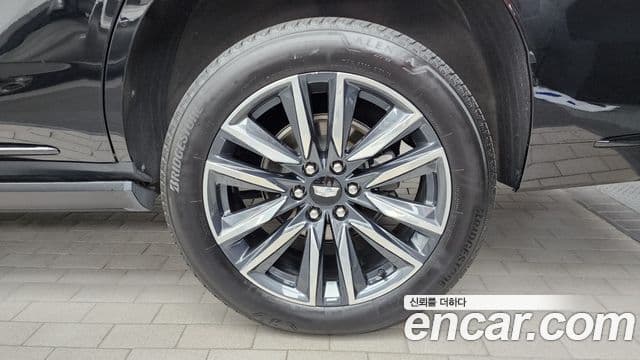 Cadillac Escalade 2023 — Photo 13/34