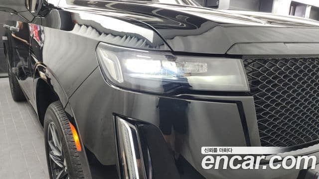 Cadillac Escalade 2023 — Photo 28/34