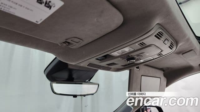 Cadillac Escalade 2023 — Photo 18/34
