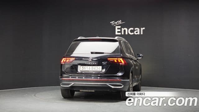 Volkswagen Tiguan 2022 — ფოტო 1/20
