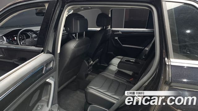 Volkswagen Tiguan 2022 — ფოტო 12/20