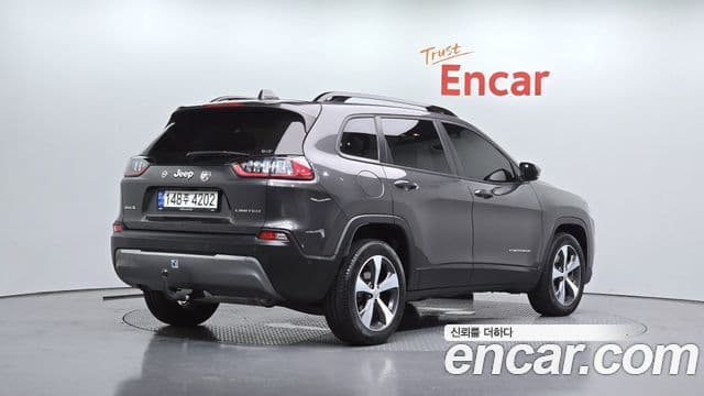 Jeep Cherokee 2022 — Фото 2/20