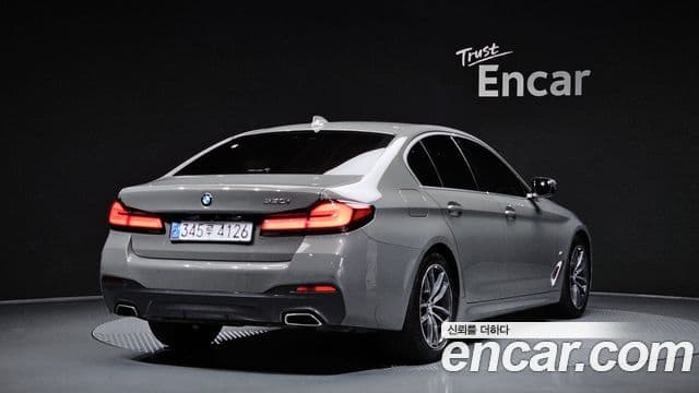 BMW 5 Series 2020 — Фото 2/20
