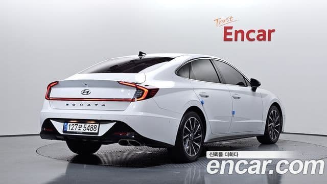 Hyundai Sonata 2021 — ფოტო 2/20