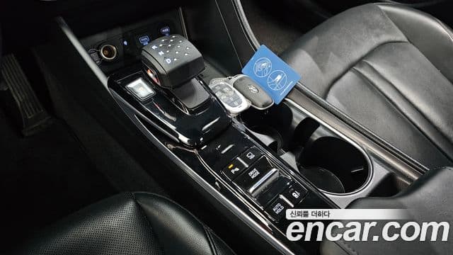 Hyundai Sonata 2021 — ფოტო 9/20
