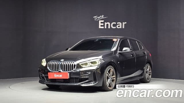 BMW 1 Series 2021 — ფოტო 1/20