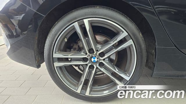 BMW 1 Series 2021 — фото 5 из 20
