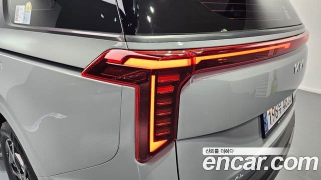 Kia Carnival 2024 — ფოტო 26/30