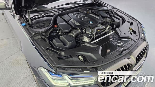 BMW 5 Series 2020 — ფოტო 6/20