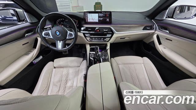BMW 5 Series 2020 — ფოტო 7/20