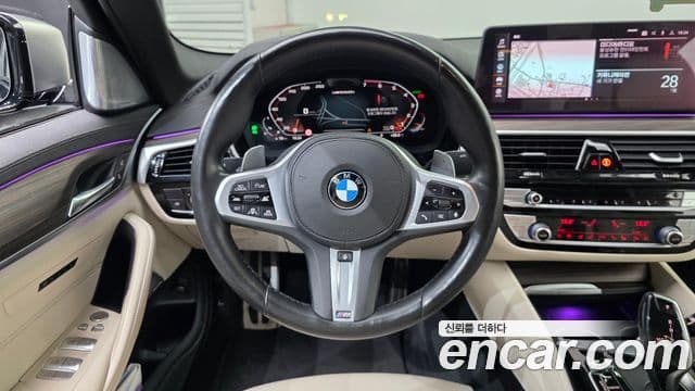 BMW 5 Series 2020 — ფოტო 13/20